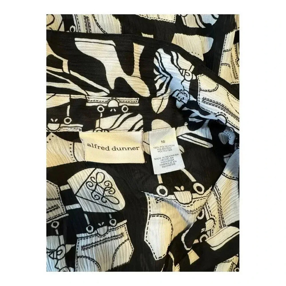 Alfred Dunner Women’s Size 10 Black & White Novelty Shoes and Purse Print Blouse - Picture 4 of 6